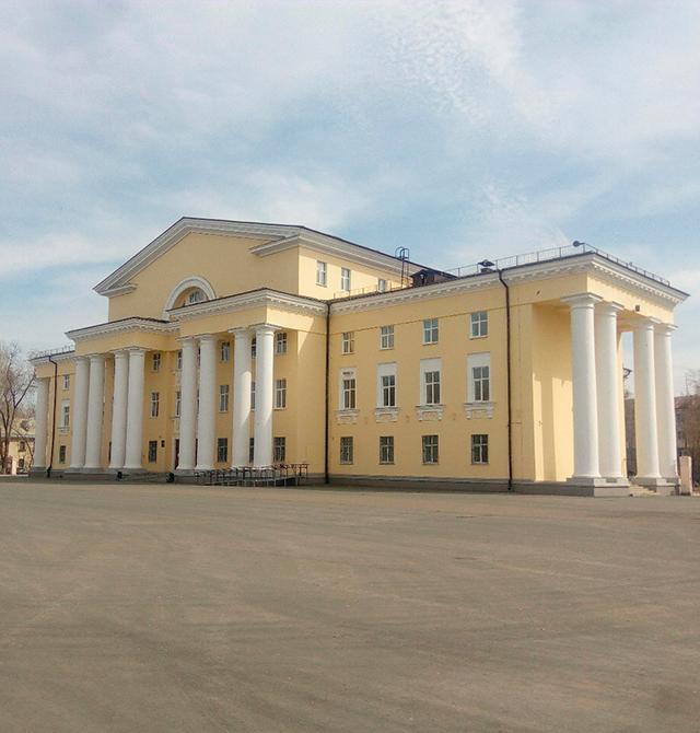 ДК «Нефтяник»